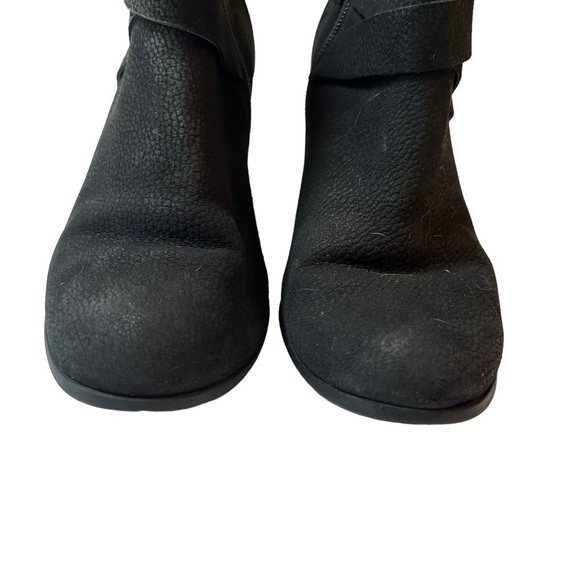 Cole Haan Hinckley Black Leather Buckle‎ Strap Stacked Heel Ankle Boots Size 7 - Picture 3 of 7